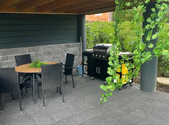 New! Glamping House With New Hot Tub And Sauna- Hisa Oddiha Updated December 2025 度假居