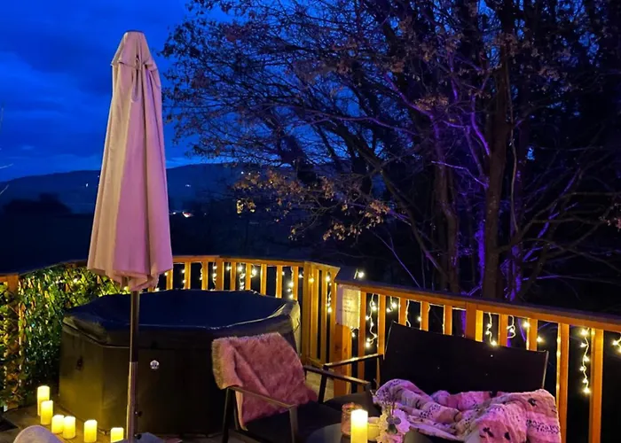 Casa vacanze New! Glamping House With New Hot Tub And Sauna- Hisa Oddiha Updated December 2025 *